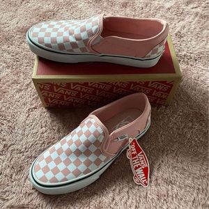 Woman’s size 7 pink checkered vans